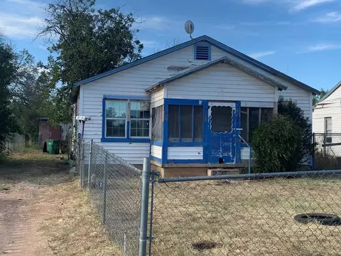 22 W 20th St, San Angelo, TX 76903