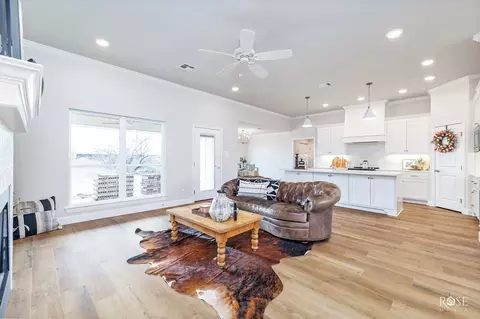 1293 Stone Ledge Ln, San Angelo, TX 76904 photo 9
