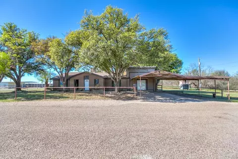 601 W 15th St, Robert Lee, TX 76945