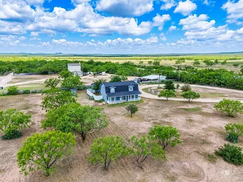 100 County Rd 211, Mertzon, TX 76941