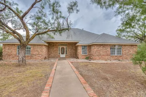 909 Riverwood Dr, San Angelo, TX 76905