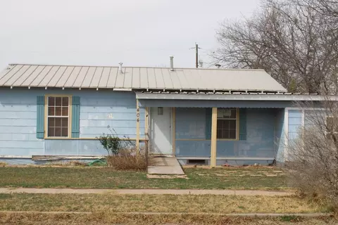 404 E Ave, Ballinger, TX 76821
