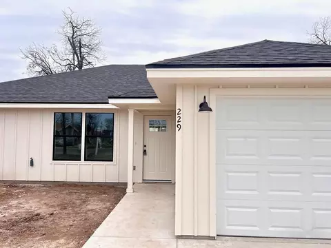 229 E 24th St, San Angelo, TX 76903