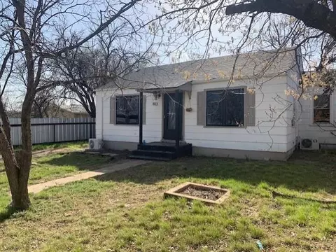403 Crosson St, Ballinger, TX 76821