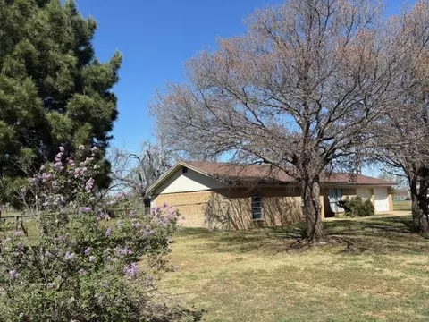 208 Blue Grass Dr, San Angelo, TX 76901