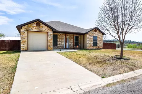 102 Dove Dr, Ozona, TX 76943
