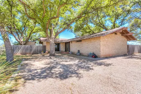 1320 Chadbourne St, Robert Lee, TX 76945