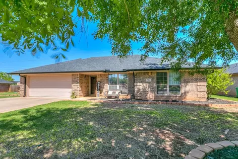 726 Amberton Pkwy, San Angelo, TX 76901