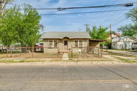 108 W College Ave, Sonora, TX 76950