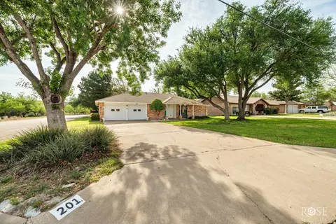 201 Hudspeth St, Sonora, TX 76950
