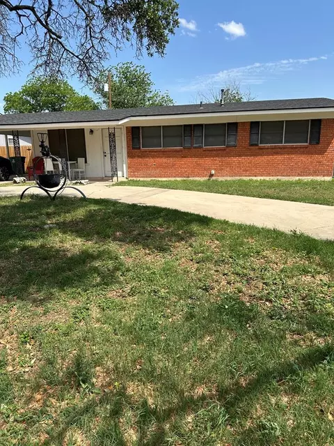 248 N Oxford Dr, San Angelo, TX 76901