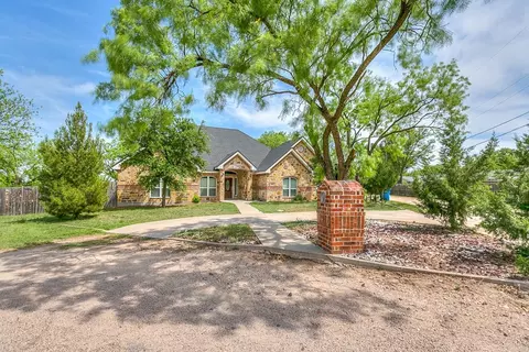 508 Mccarver Dr, Ballinger, TX 76821 photo 2
