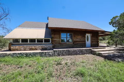 102 Live Oak Dr, Ozona, TX 76943
