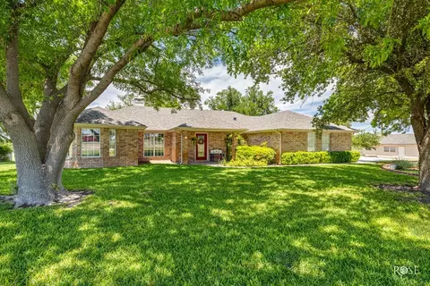 312 Valleyview Dr, Mertzon, TX 76941