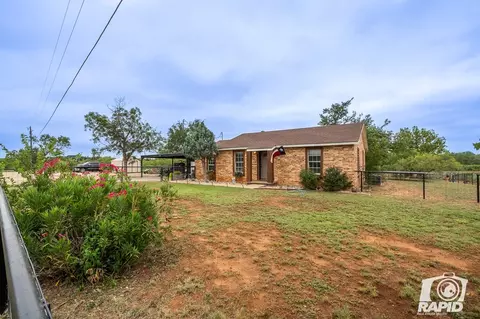 715 E Main St, Bronte, TX 76933 photo 2
