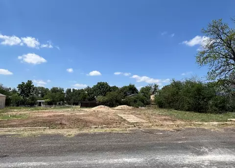 904 6th St, Ozona, TX 76943