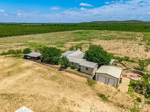7502 County Rd 410, Mertzon, TX 76941