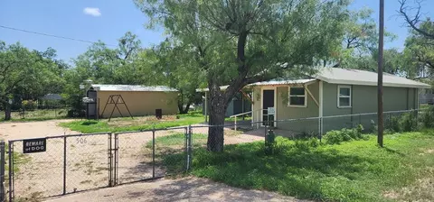 506 N Parkview Dr, Mertzon, TX 76941