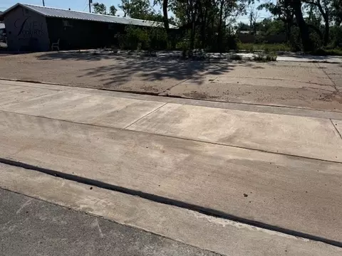211 S State St, Bronte, TX 76933 photo 2