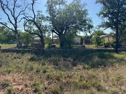 211 S State St, Bronte, TX 76933 photo 4