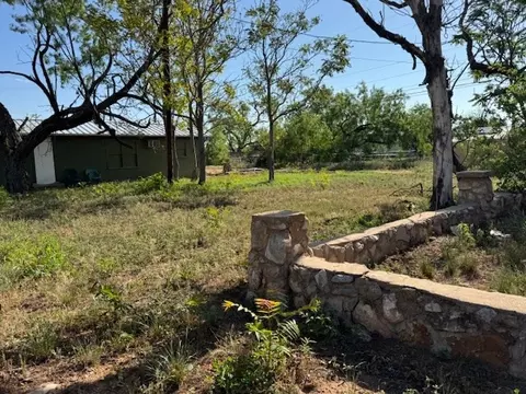 211 S State St, Bronte, TX 76933 photo 6