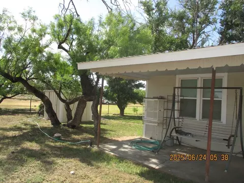 420 Juniper Rd, Bronte, TX 76933 photo 9