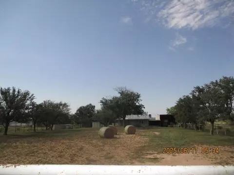 420 Juniper Rd, Bronte, TX 76933
