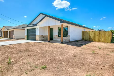 702 W Ave Z, San Angelo, TX 76903