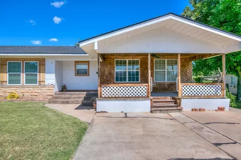 Exterior - 202 Sharp Ave, Ballinger, TX 76821 photo 3 of 9