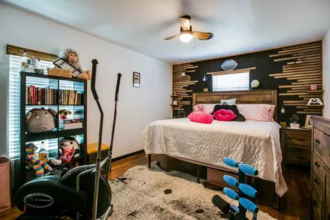 Bedroom - 202 Sharp Ave, Ballinger, TX 76821 photo 3 of 7