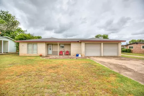 104 Largent Ave, Ballinger, TX 76821