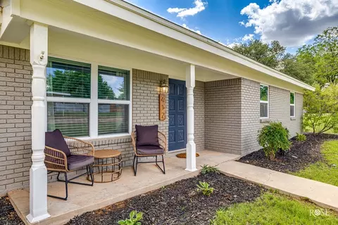 412 E Holmes Ave, Bronte, TX 76933 photo 8