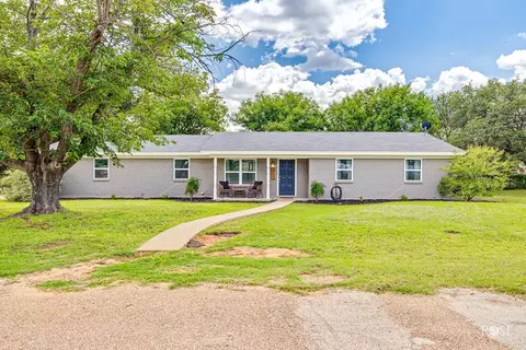 412 E Holmes Ave, Bronte, TX 76933