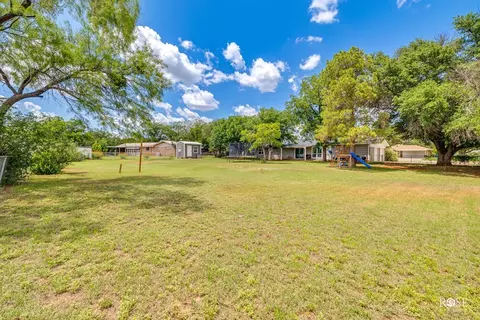 412 E Holmes Ave, Bronte, TX 76933 photo 34