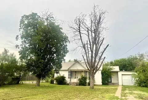 3201 Travis St, San Angelo, TX 76901