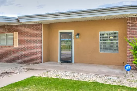 Exterior - 209 N Ave B, Ballinger, TX 76821 photo 3 of 7