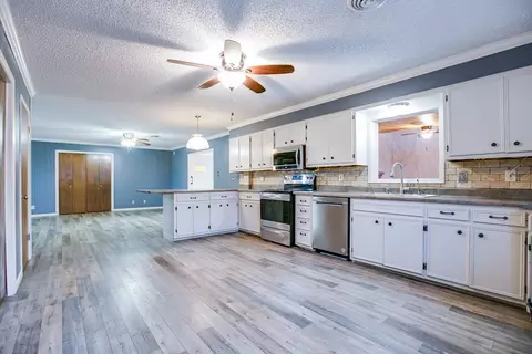 Kitchen - 209 N Ave B, Ballinger, TX 76821 photo 2 of 2