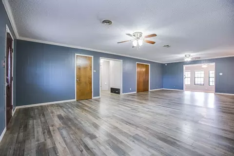 Living - 209 N Ave B, Ballinger, TX 76821 photo 4 of 9
