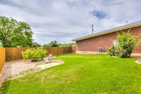 Exterior - 209 N Ave B, Ballinger, TX 76821 photo 5 of 7