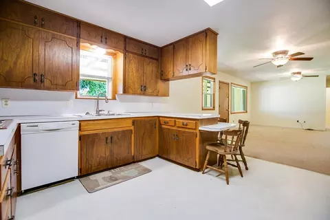 501 E Holmes Ave, Bronte, TX 76933 photo 14