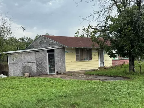 406 Barnett St, Eden, TX 76837