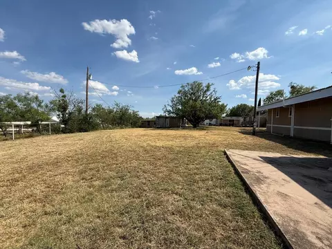 425 Summit Dr, Robert Lee, TX 76945 photo 3