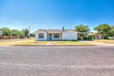 19 E 41st St, San Angelo, TX 76903