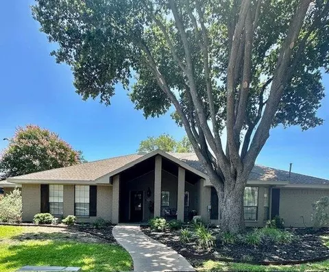 3217 Oak Mountain Trl, San Angelo, TX 76904