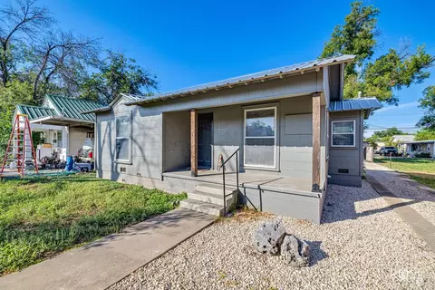 1106 Glasscock Ave, Sonora, TX 76950