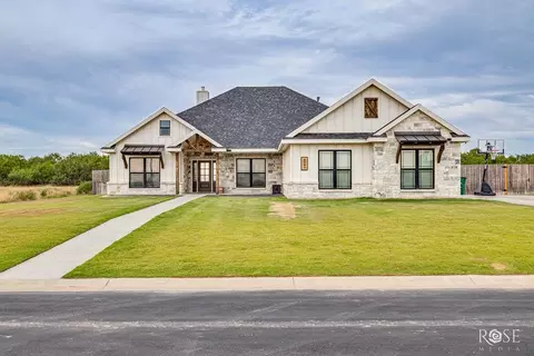 4541 Old Stone Dr, San Angelo, TX 76904