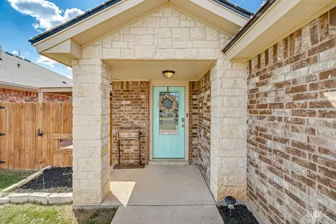 4325 Green Meadow Dr, San Angelo, TX 76904
