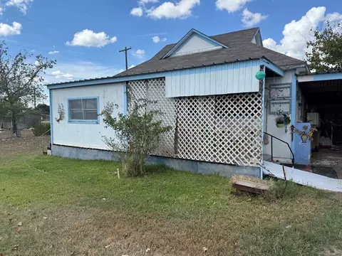 61 Maddox St, Eden, TX 76837