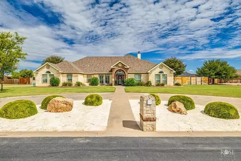 1610 Stonebridge Dr, San Angelo, TX 76904