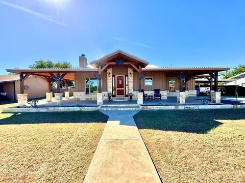 1105 12th St, Robert Lee, TX 76945